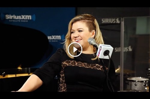 Kelly Clarkson Goes Back To Jazz Roots In Soulful Tracy Chapman Cover
