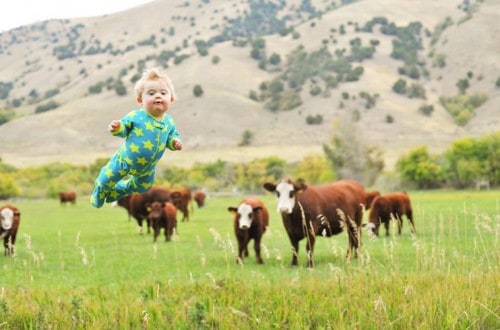 10 Photos Showing This Toddler Can Fly