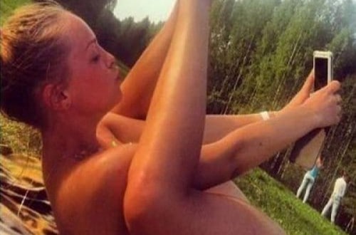 13 Selfies That Are Just Too Much