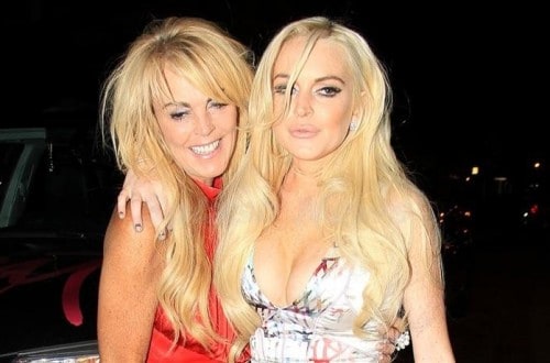 Lindsay Lohan Freaks Out At Her Mum For Coming To England
