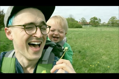 Little Boy Sees A Dandelion For The First Time, His Reaction Is Adorable