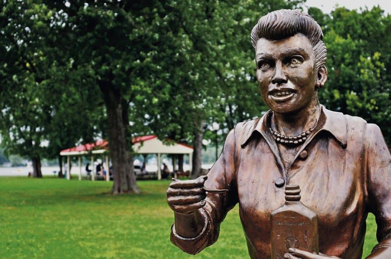 Lucille Ball Statue In Hometown Drawing Fire
