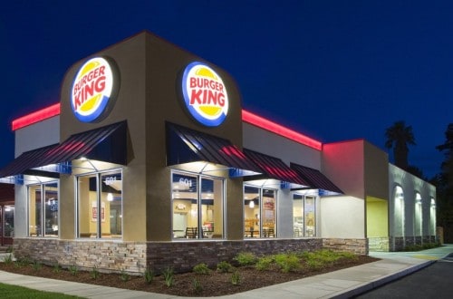 Mr “Burger” and Miss “King” Are Getting Married and “Burger King” Are Paying For It