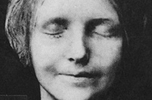 This Jane Doe Is The Most Kissed Woman In The Whole World
