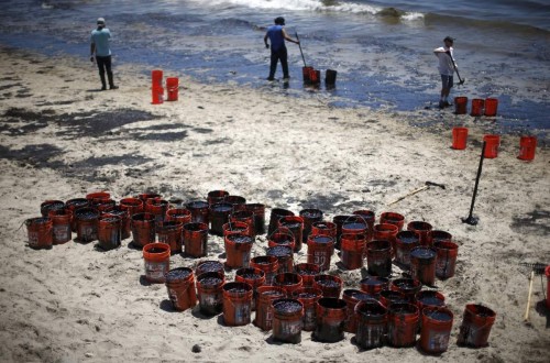 California Governor Issues State Of Emergency After Santa Barbara Oil Spill