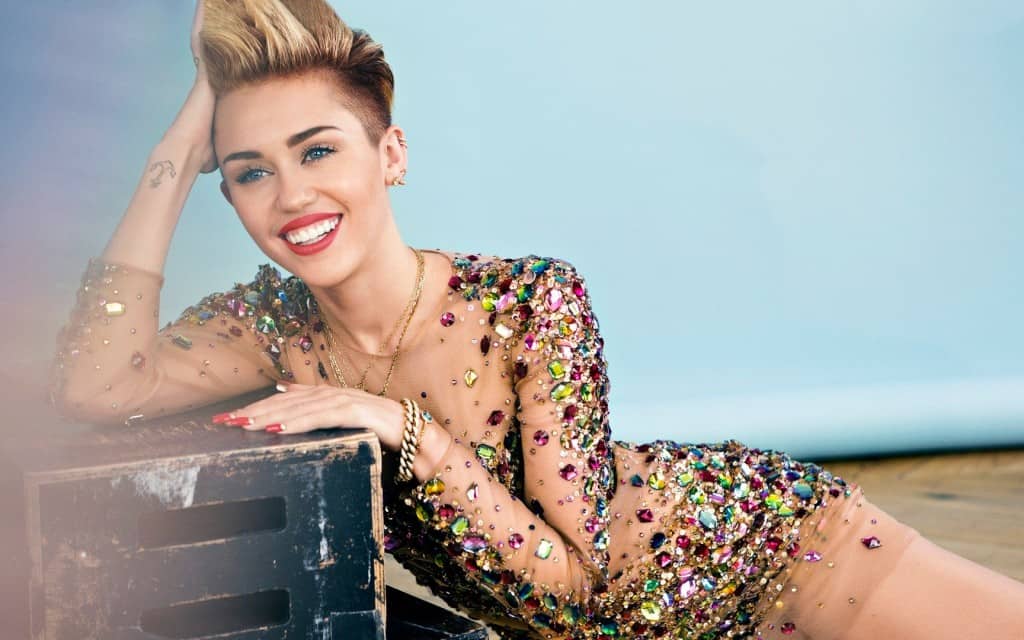 Miley Cyrus Comes Out As Genderqueer