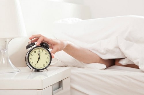 20 Very Real Struggles Of Being The Punctual Friend