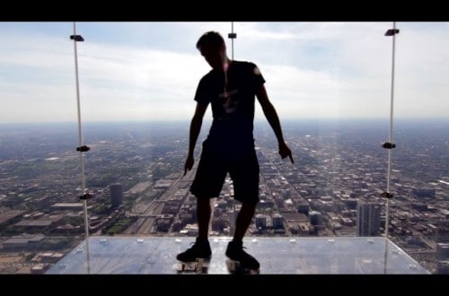 Man Performs Same Dance In 100 Different Locations In Chicago And It’s Amazing