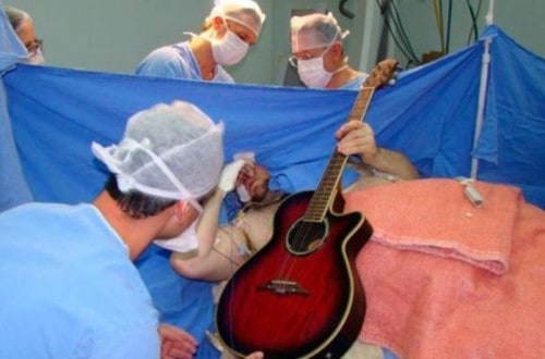 Man Played Beatles On Guitar During An Open Brain Surgery