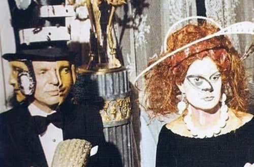 20 Eccentric Images From The Rothschild Surrealist Ball