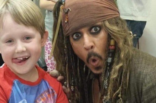 Johnny Depp Makes Surprise Visit To Children’s Hospital In-Character