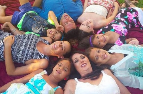 Mom Adopted Her Friend’s Four Children After She Died Of Cancer
