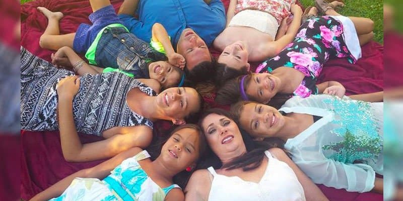 Mom Adopted Her Friend’s Four Children After She Died Of Cancer