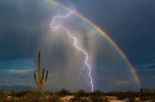Lightning And Rainbow Caught In A One-In-A-Million Photo