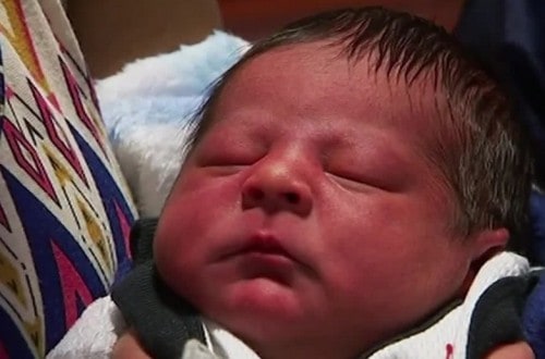11-Year-Old Boy Helps His Mother Deliver Baby At Home