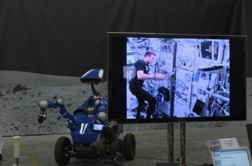 Astronaut Pilots Earth-Based Robot From Space