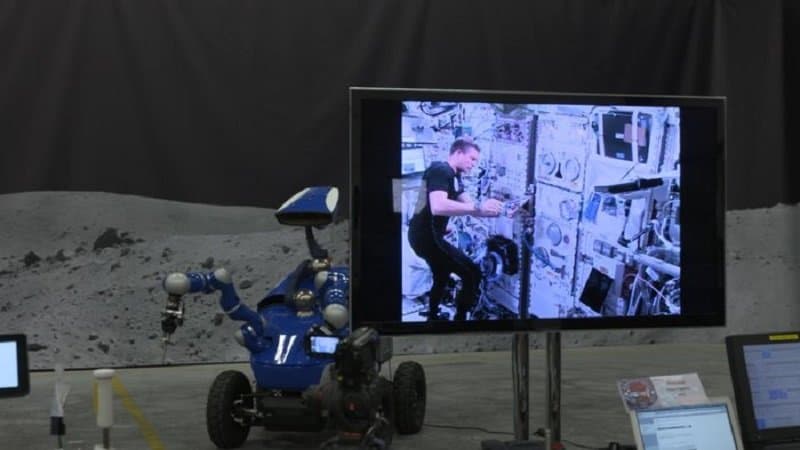 Astronaut Pilots Earth-Based Robot From Space