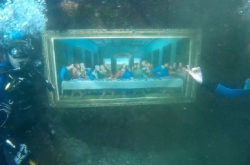 Bulgarian Divers Create Stunning Underwater Art Gallery