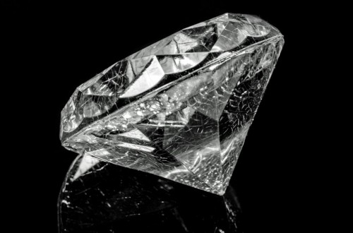 Doctors Surgically Remove $280,000 Diamond From Thief’s Body