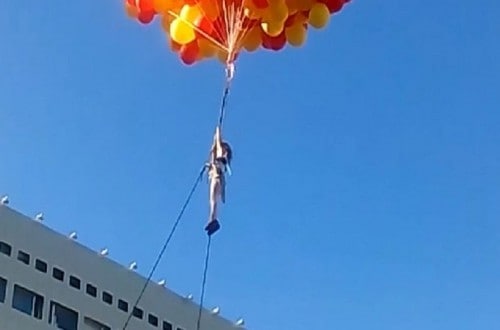 Girl Recreated Scene From ‘Up’ And Uses Balloons To Float To The Sky