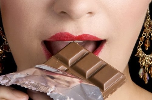 Researchers Discover That Chocolate Keeps Your Brain Healthy And May Prevent Alzheimer’s