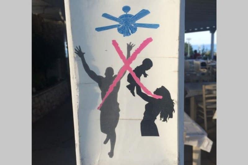 Restaurant Posts Sign Warning Parents Against Lifting Infants Into Ceiling Fans