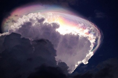 Spectacular Rainbow Cloud Appears Above Costa Rica