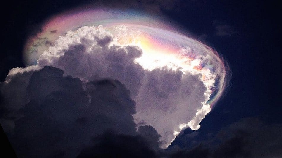 Spectacular Rainbow Cloud Appears Above Costa Rica