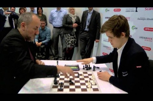 World’s Best Chess Player Nearly Beats Manager In 30 Seconds
