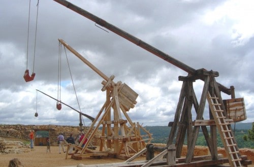 10 Mind Shattering Medieval Weaponry Used Throughout History