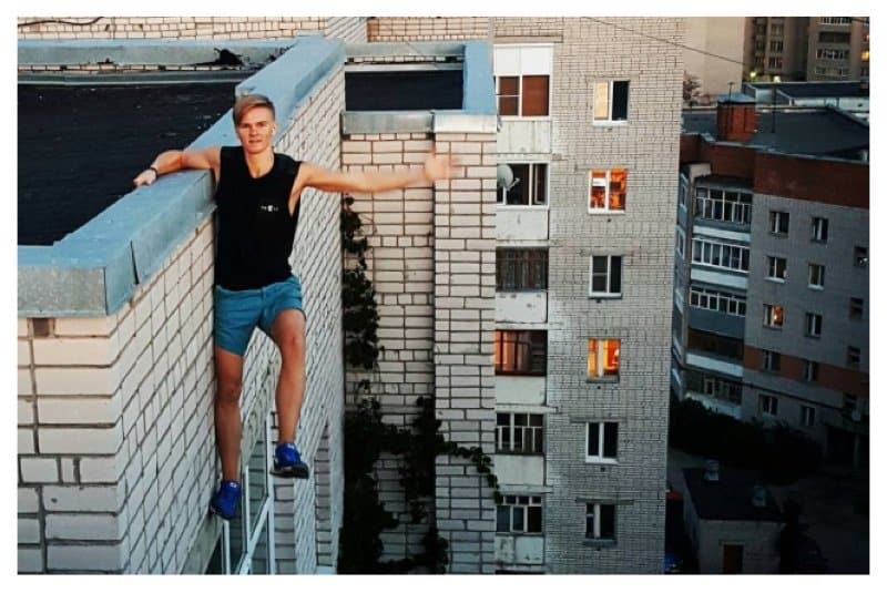 Teen Tragically Falls From Building After Trying To Get Perfect Selfie