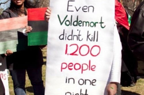 10 Geeky And Funny Protest Signs