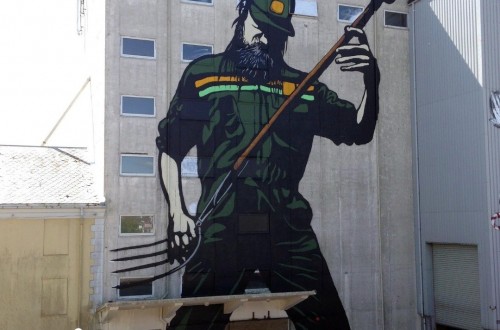 10 Awesome Pieces Of Street Art