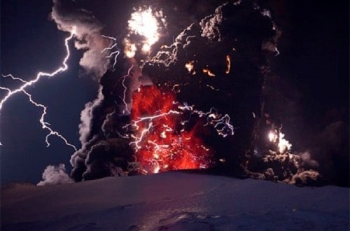 10 Amazing Pictures That Showcase Nature’s Destructive Powers