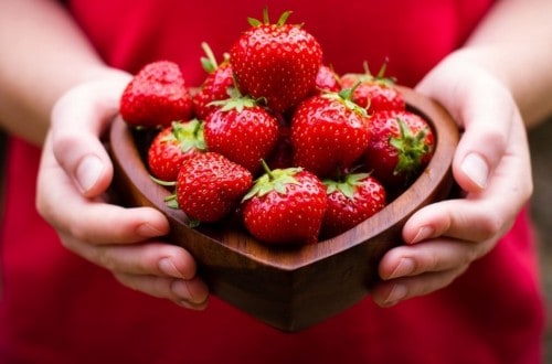 10 Healthy And Interesting Facts About Strawberries