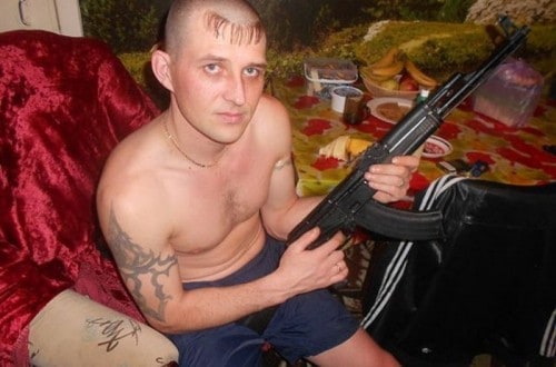 15 Bizarre Russians Posing For Dating Sites