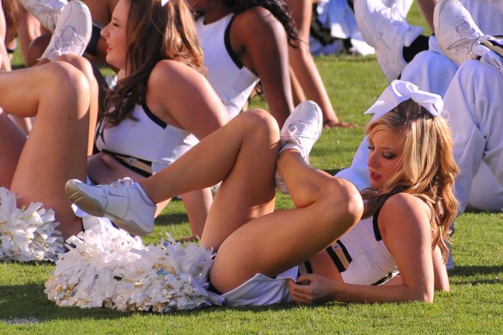 Cheerleaders wardrobe malfunction - 🧡 Stanford Cheerleaders MIKE Flickr.