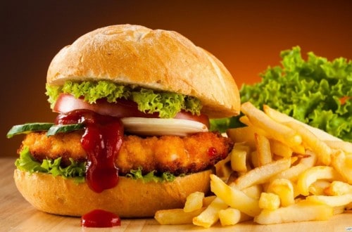 10 Ridiculous Myths You Believe About Fast Food