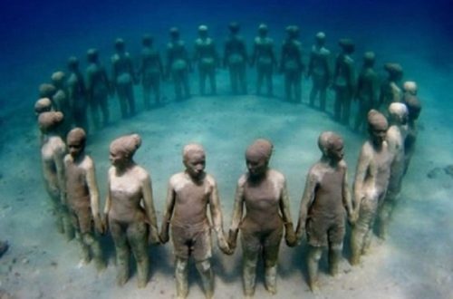 10 Brilliant Pieces Of Underwater Sculptures