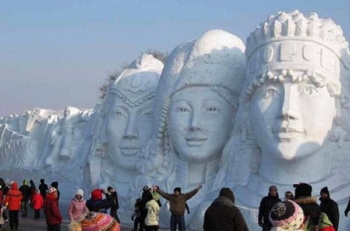10 Of The Most Stunning Pieces Of Snow Art